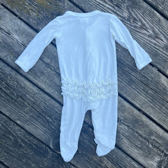 Spearmint Love White Ruffle Snap Footie 0-3 Months Bamboo Viscose EUC - Picture 2 of 5